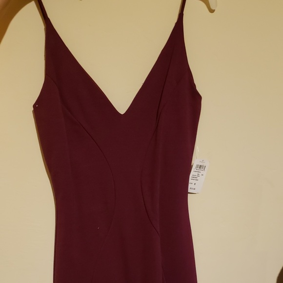 Just In! NWT! Burgundy Windsor dress - Picture 4 of 7
